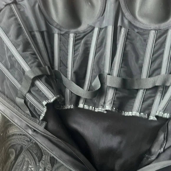 Ralph Lauren collection purple labelElegant Black Strapless Dress - Picture 4 of 12